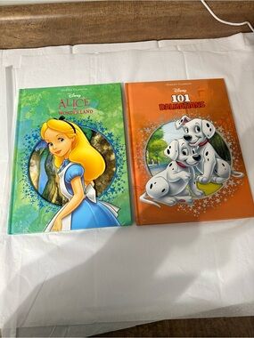 Disney Classics Hardcover Book Bundle Alice in Wonderland & 101 Dalmatians Unre